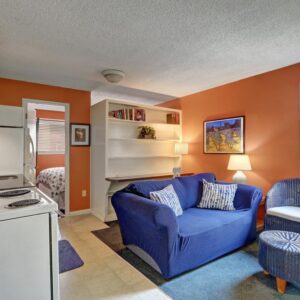 Dravus Court Suites #9, North Queen Anne, Seattle WA (1Bd/1Ba)